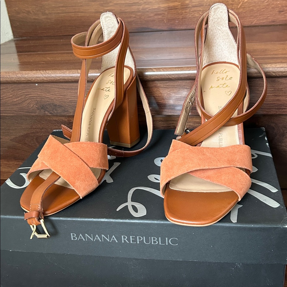 Banana Republic Tan and Orange Strappy Sandals - Pella